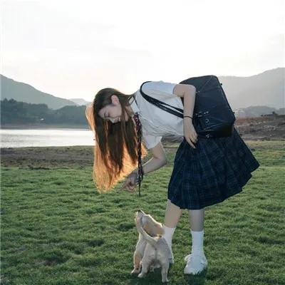 雨中怪客